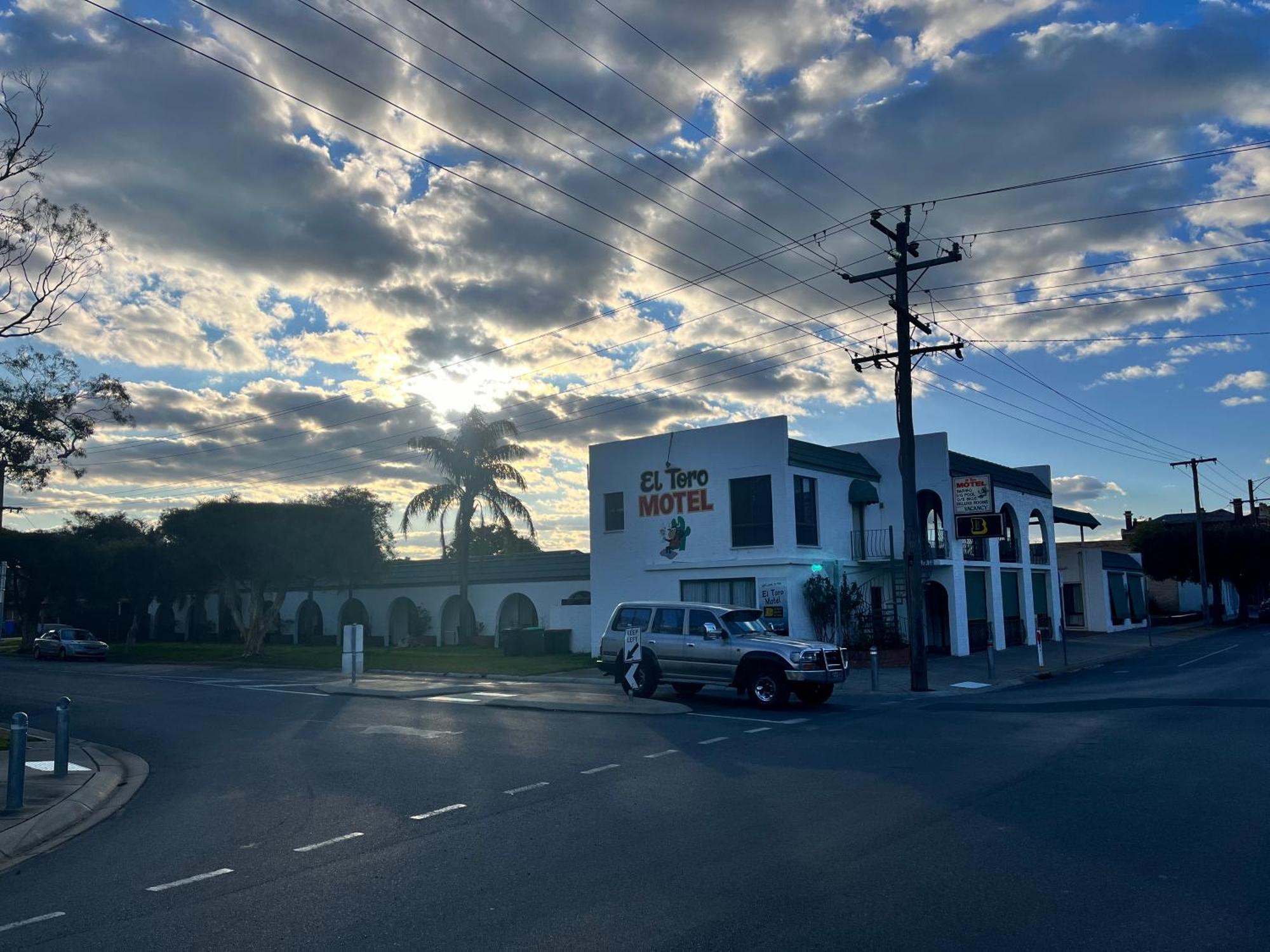 El Toro Motel Numurkah エクステリア 写真